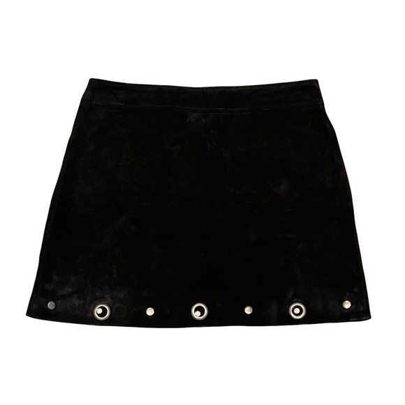 Blank NYC Black Grommet Suede Mini Skirt 26 - Picture 1 of 9
